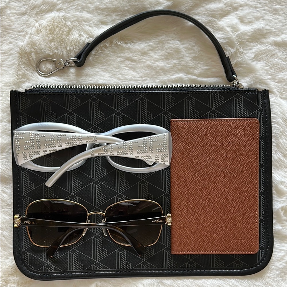 New Lacoste Large Black/Grey Logo Clutch/Wallet/Wristlet